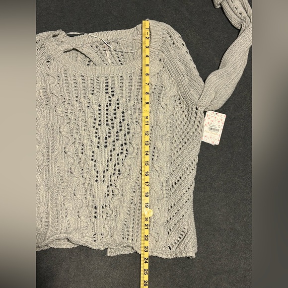 NWT Free People Cable Knit Open Back Chunky Sweater in Ivory Comb - L - Picture 11 of 12